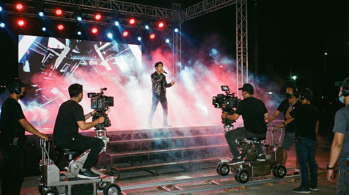 歪歪漫画 MV拍摄